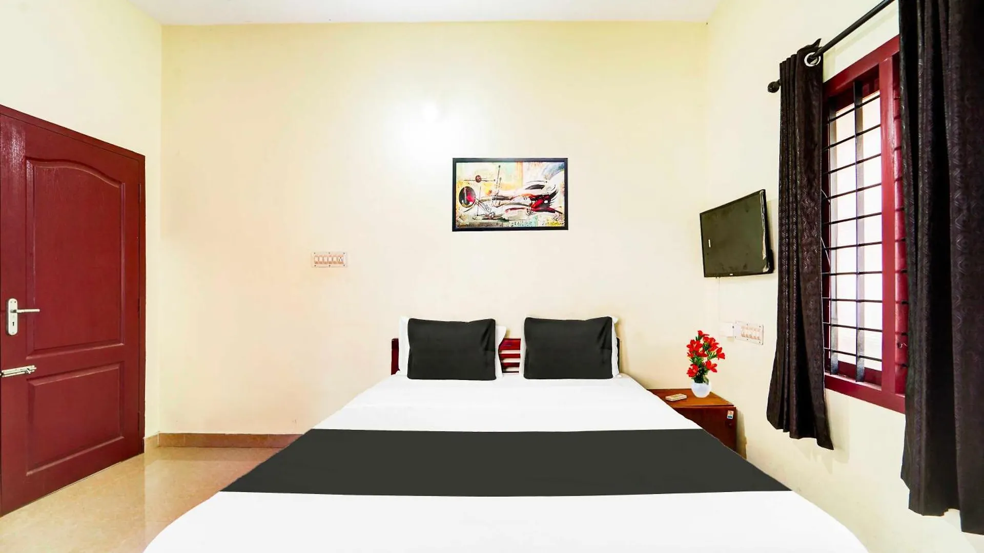 Hotel Collection O Nettoor Near Lakeshore Hospital Kochi