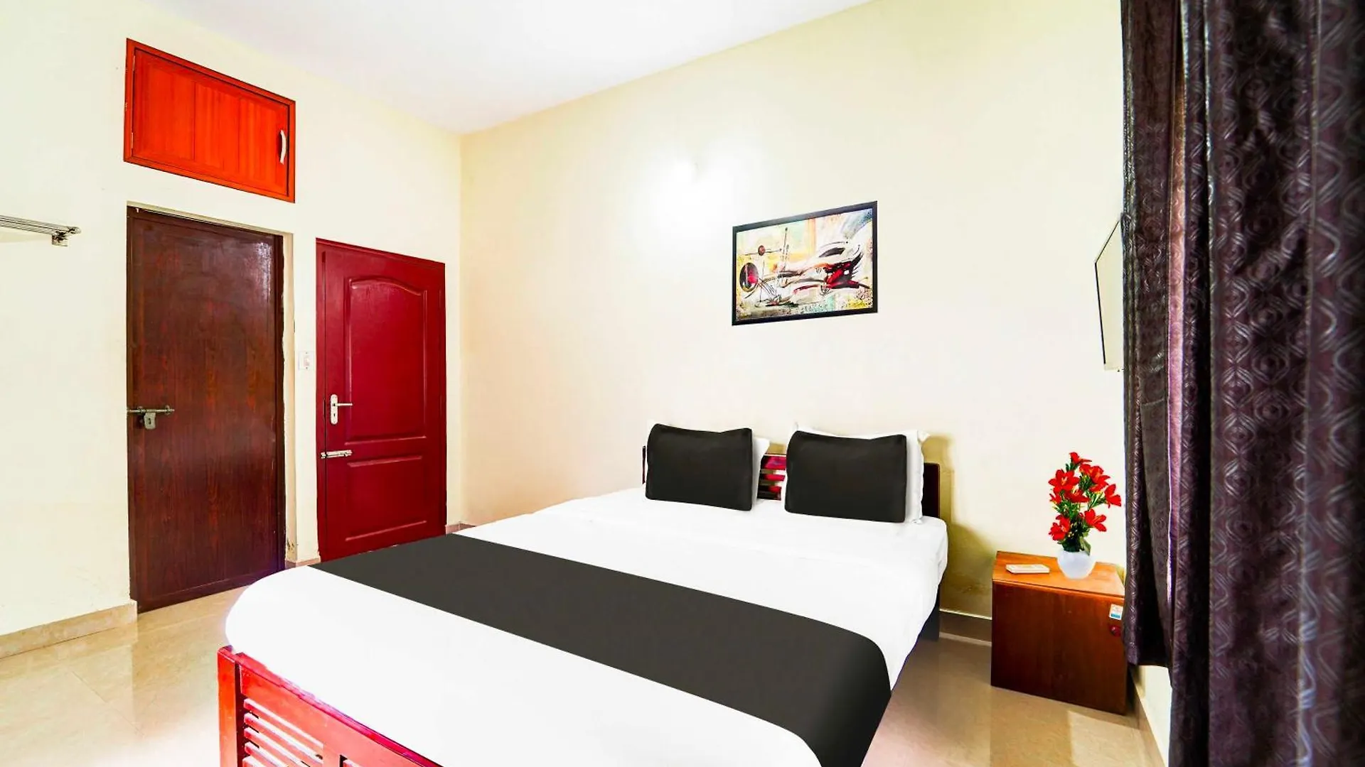 Kochi Collection O Nettoor Near Lakeshore Hospital